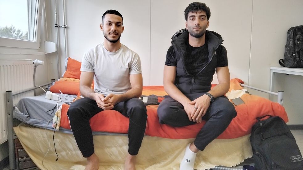 Abdalrazan Ballan (links) und Osama Alnmer wünschen sich mehr Kontakt zu Gleichaltrigen.