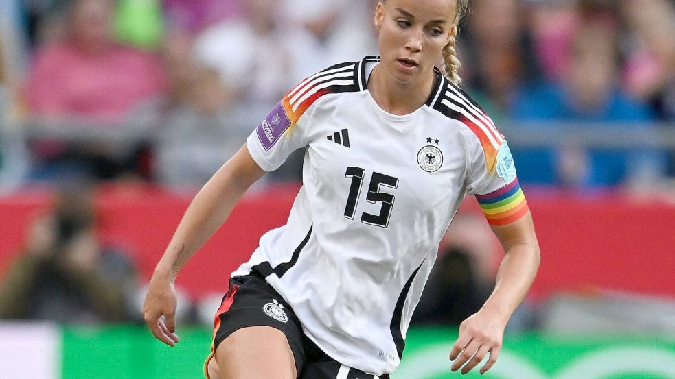 Bayern-Star Giulia Gwinn soll die deutsche Elf gegen England auf den Rasen führen. Foto: Sebastian Christoph Gollnow/dpa