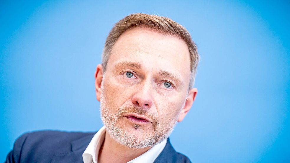 Lindner überlegt, in Brüssel um mehr Zeit zu bitten. (Archivbild) Foto: Michael Kappeler/dpa