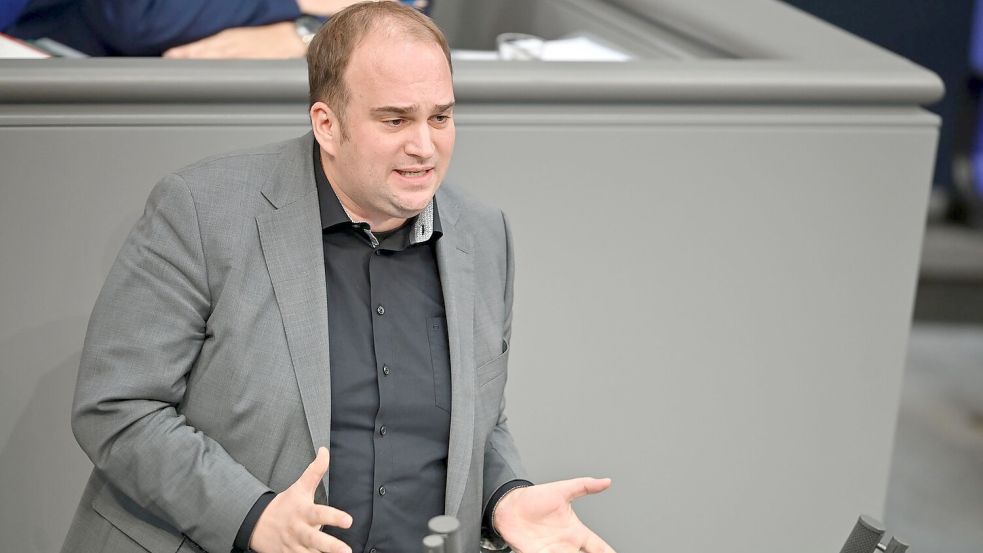 Der SPD-Politiker Sebastian Roloff bei einer Rede im Deutschen Bundestag. Foto: Rabea Gruber/dpa