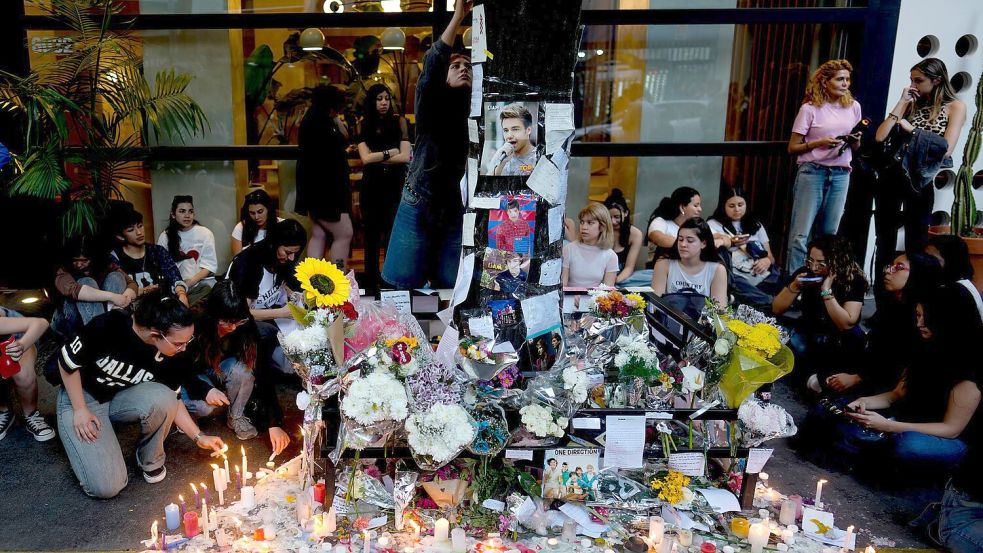 Payne war am Mittwoch in Buenos Aires beim Sturz aus dem dritten Stock eines Hotels gestorben. Foto: Natacha Pisarenko/AP/dpa