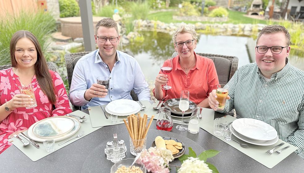 Geschäftsführerin Ruthhilde Vehn leitet das Familienunternehmen nach dem Tod ihres Mannes Henning seit 2021. Unterstützt wird sie von der dritten Generation - Lea und Christian Vehn (von links) sowie Marius (rechts). Foto: privat