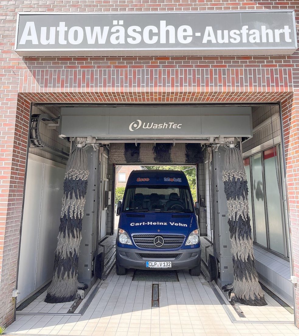 Die moderne Auto-Waschhalle ist für Pkw und Transporter geeignet. Foto: privat