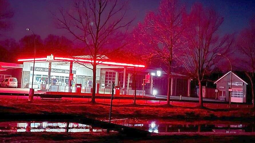 Zur Avia-Tankstelle in Elisabethfehn gehört auch der "Drei-Brücken-Shop" sowie eine markenunabhängige Kfz-Werkstatt sowie eine Auto-Waschhalle. Foto: privat