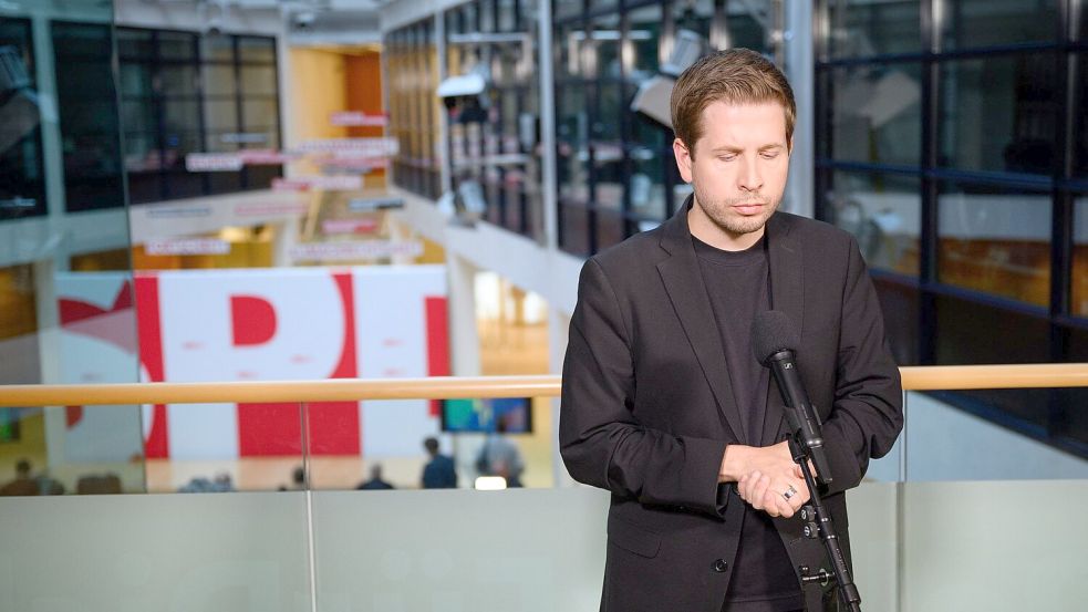 Kevin Kühnert trat - für viele Außenstehende überraschend - als SPD-Generalsekretär zurück. (Archivbild) Foto: Bernd von Jutrczenka/dpa