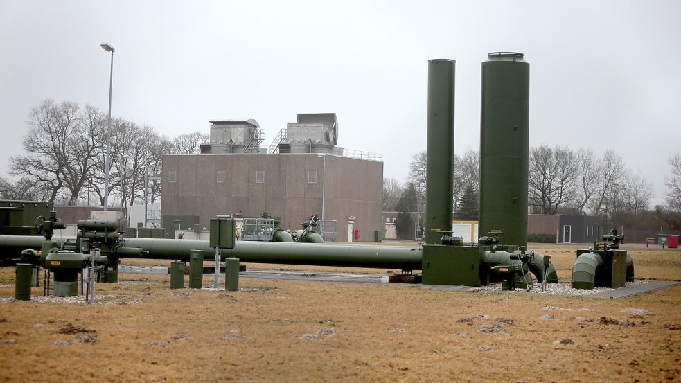 Mit einer mobilen Fackelanlage werden ab Sonnabend bei der Verdichterstation von Gasunie in Folmhusen letzte Gasmengen verbrannt. Archivfoto: Cordsen