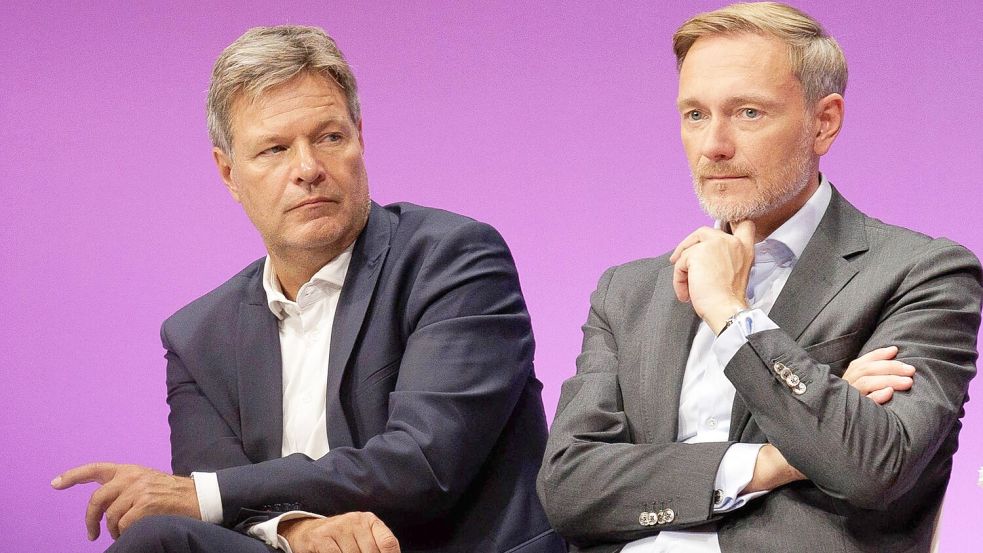 Streiten über die Wirtschaftspolitik: Minister Habeck und Lindner Foto: Carsten Koall/dpa