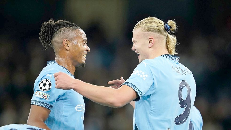 Superstar Erling Haaland (r) traf einmal mehr spektakulär für Manchester City. Foto: Dave Thompson/AP