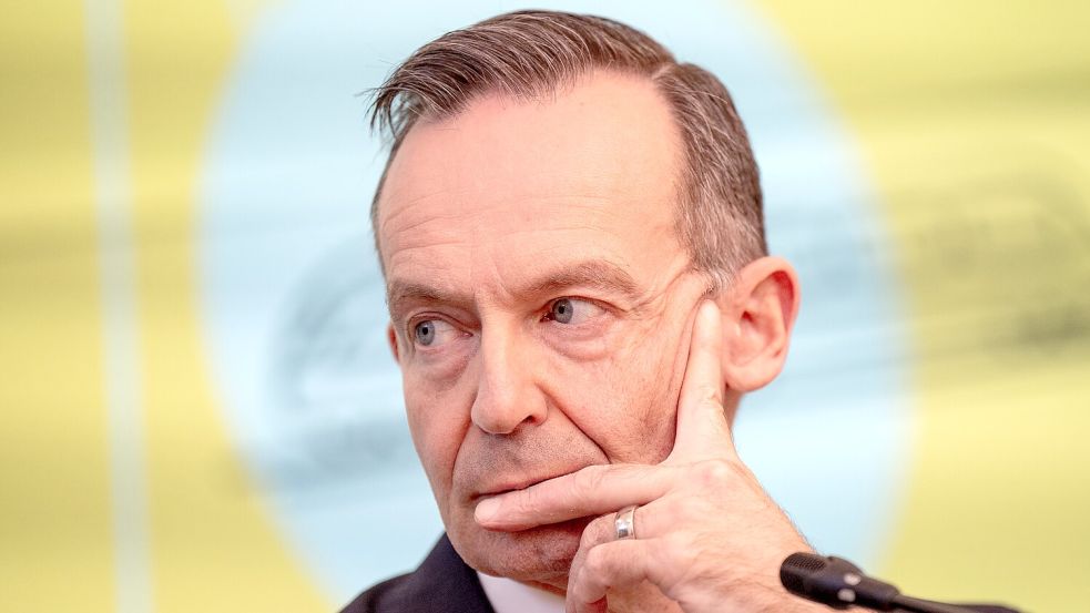 Mehr Verkehr, mehr Kosten – und wenig Konzepte: Volker Wissing bei der Vorstellung der Verkehrsprognose 2040. Foto: dpa/Michael Kappeler