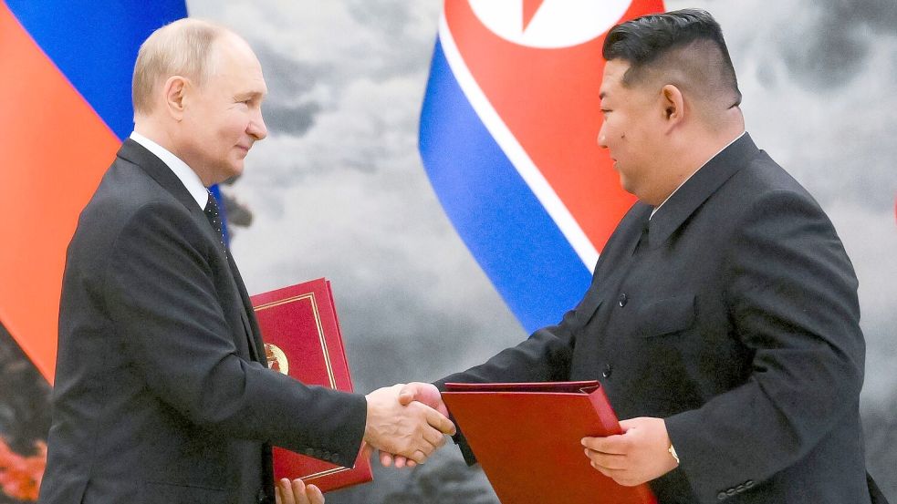 Nordkorea und Russland haben vereinbart, dass sie sich gegenseitigen militärischen Beistand leisten, wenn eines der beiden Länder angegriffen wird. (Archivbild) Foto: Kristina Kormilitsyna/Pool Sputnik Kremlin/AP/dpa