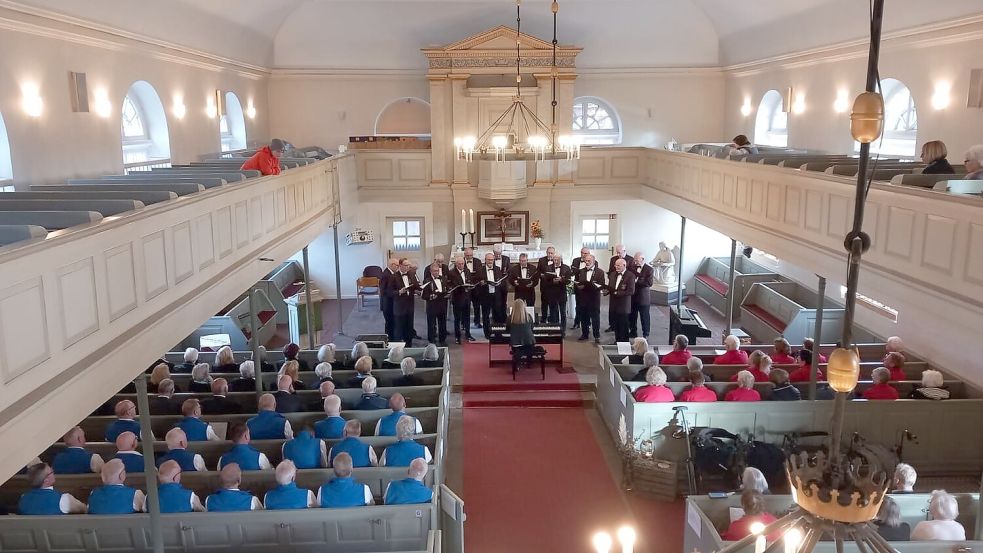 Zahlreiche Gastchöre traten beim Jubiläumskonzert in der Hoffnungskirche auf. Foto: Scherzer