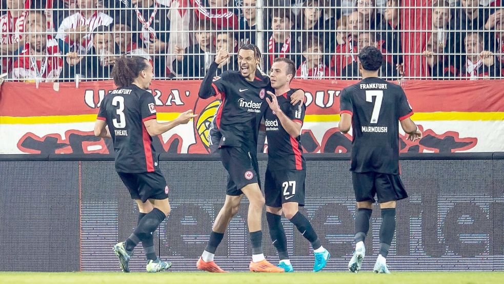 Mario Götze trifft zum ersten Mal für Eintracht Frankfurt seit dem 17. März. Foto: Andreas Gora/dpa