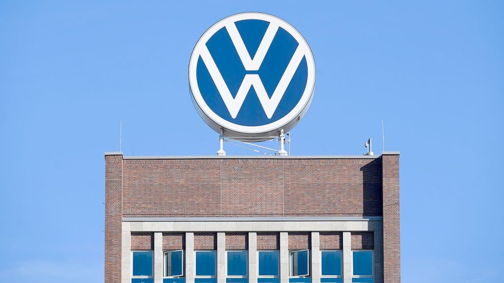 Scholz für den Erhalt von Stellen bei VW. Foto: Julian Stratenschulte/dpa