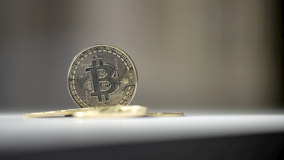 Der Bitcoin bewegt sich in Richtung Allzeithoch. (Symbolbild) Foto: Hannes P Albert/dpa