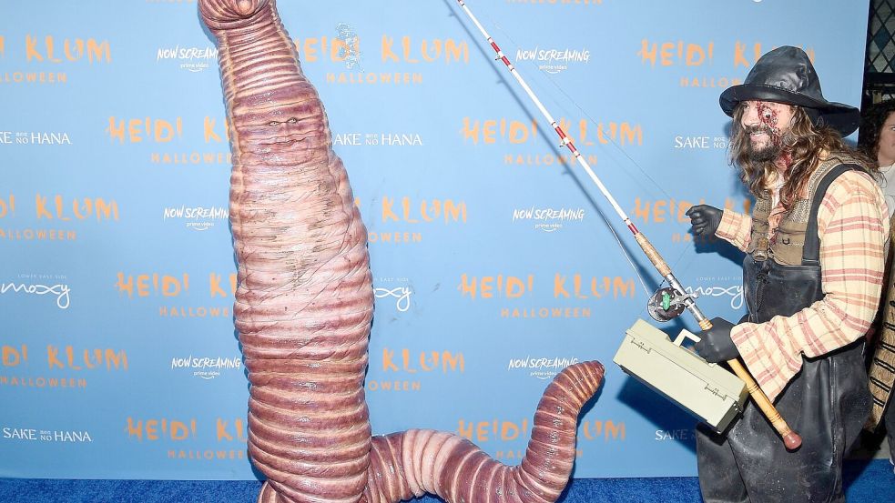 Die vielleicht aufwändigste Verkleidung: Heidi Klum als Wurm - im Jahr 2022. (Archivbild) Foto: Evan Agostini/Invision via AP/dpa