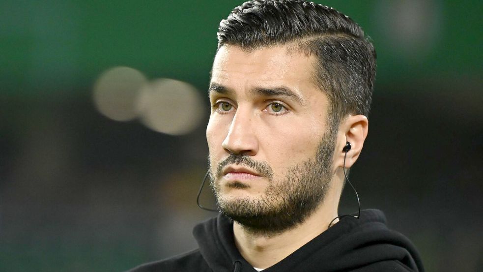 Nuri Sahin steckt als BVB-Trainer in einer schwierigen Situation Foto: Swen Pförtner/dpa