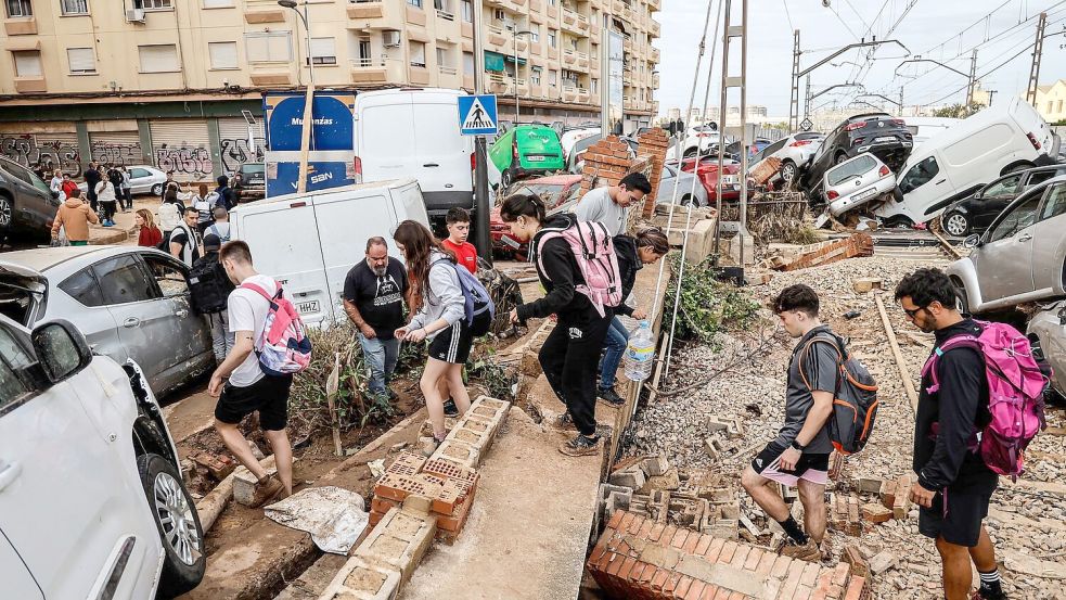 Oft fehlt das Gerät zum Aufräumen. Foto: Rober Solsona/EUROPA PRESS/dpa