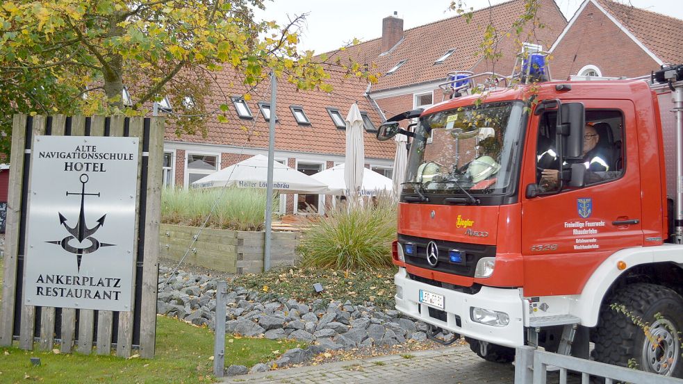 21 Kameraden rückten zum Restaurant Ankerplatz in Westrhauderfehn aus. Fotos: Weers