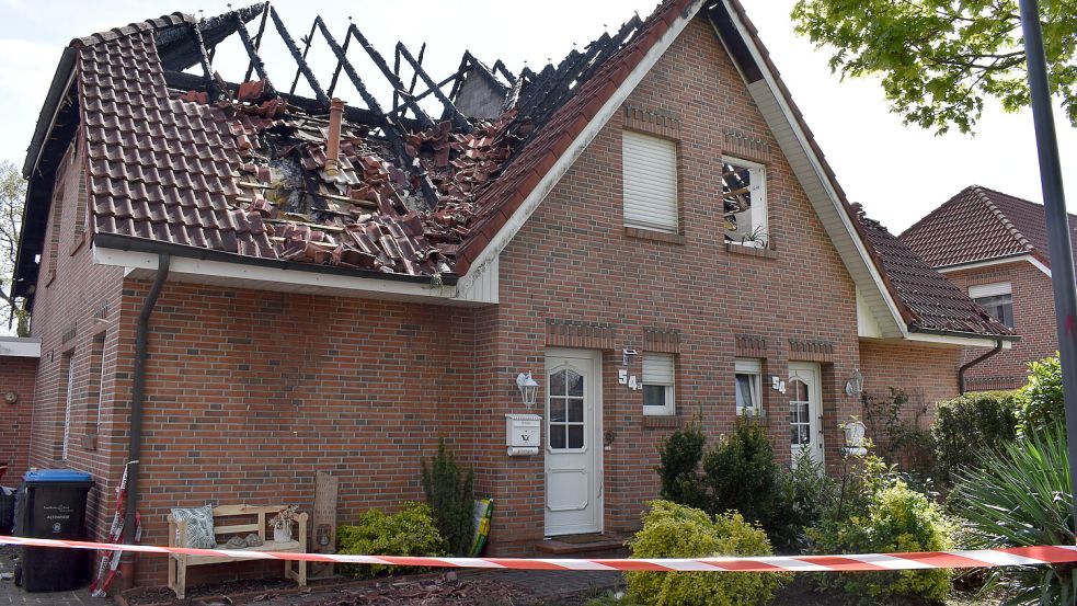 Das Wohnhaus an der Moorhuser Straße wurde bei einem Brand zerstört. Der mutmaßliche Brandstifter steht jetzt vor Gericht. Archivfoto: Zein