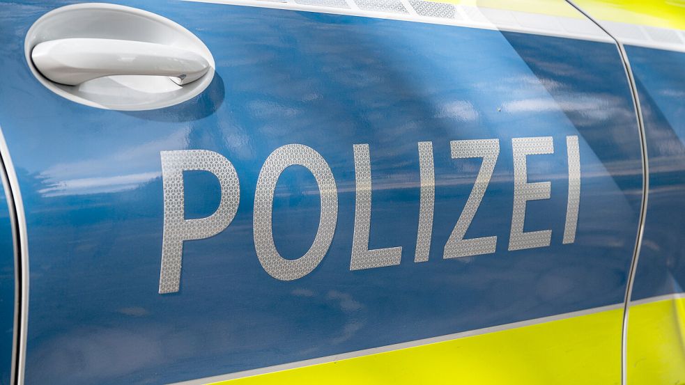 Die Polizei konnte noch nicht viele Details zum Toten und zur Todesursache nennen.Foto: Daniel Vogl/dpa