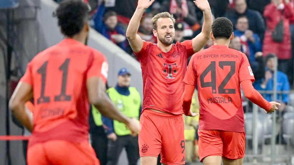 Die Bayern-Offensive um Harry Kane (M), Kingsley Coman (l) und Jamal Musiala (r) ist aktuell sehr torhungrig. Foto: Sven Hoppe/dpa