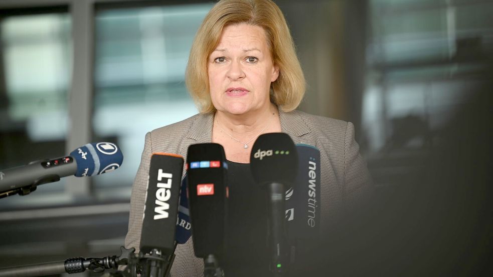 Bundesinnenministerin Nancy Faeser (SPD) hat einen Gesetzentwurf vorgelegt, mit dem Deutschland seine EU-Verpflichtungen zum Schutz der kritischen Infrastruktur umsetzen will. Foto: Alina Grünky/dpa