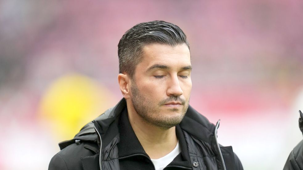 Gerät weiter unter Druck: BVB-Trainer Nuri Sahin. Foto: Thomas Frey/dpa