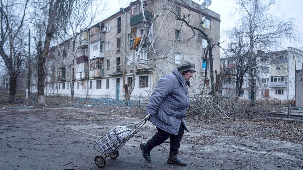 Weitere Evakuierung rund um Charkiw. (Archivbild) Foto: Evgeniy Maloletka/AP/dpa