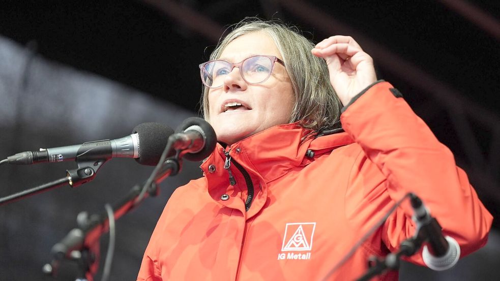 Der Kompromiss in der Fläche könnte helfen, die Probleme bei VW zu lösen, meint IG-Metall-Chefin Christiane Benner (Archivbild). Foto: Marcus Brandt/dpa