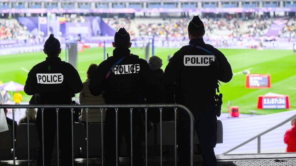 Beim Nations-League-Spiel Frankreich gegen Israel sollen rund 4.000 Polizisten im Einsatz sein. (Archivbild) Foto: Julian Stratenschulte/dpa