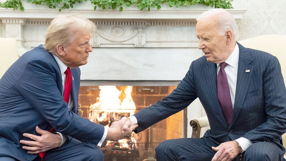 Das Treffen von Trump und Biden im Weißen Haus war politisch sehr aufgeladen. Foto: Evan Vucci/AP/dpa