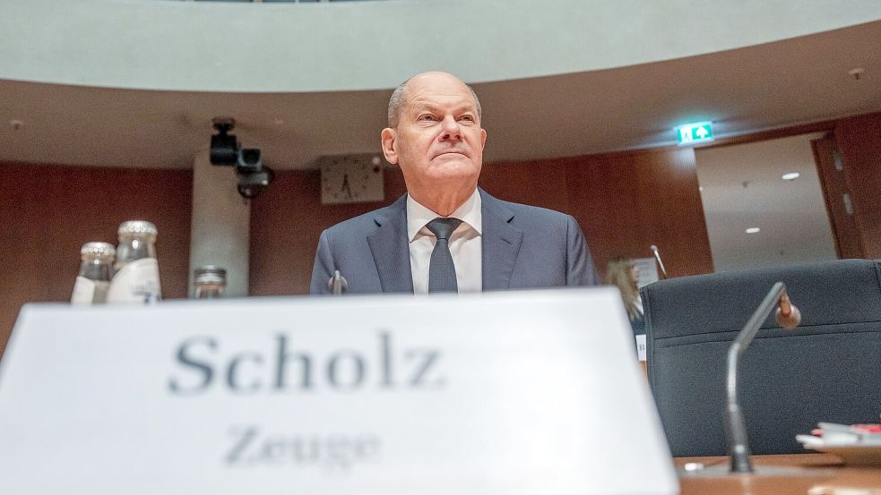 Bundeskanzler Olaf Scholz (SPD) wird im Afghanistan-Untersuchungsausschuss als Zeuge befragt. Foto: Michael Kappeler/dpa