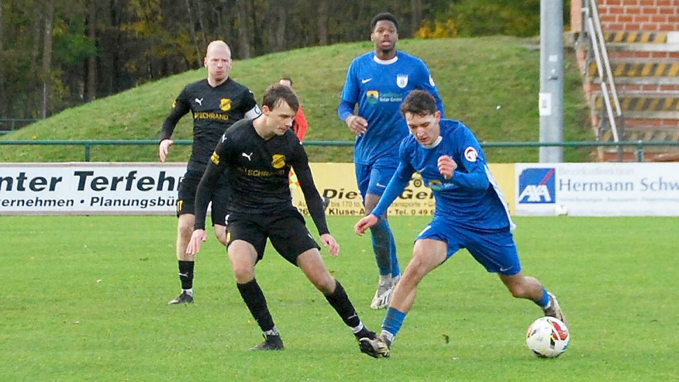 Mathis Antoni (rechts am Ball) traf gegen Bevern zum 1:1. Foto: Reemts