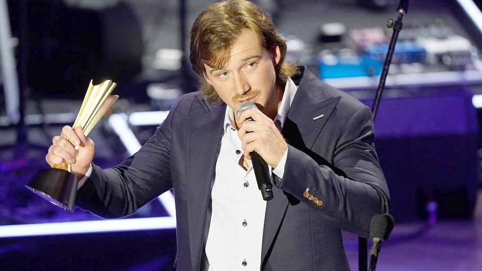 Morgan Wallen holt den CMA-Spitzenpreis, fehlt aber bei der Show. (Archivbild) Foto: Mark Humphrey/AP/dpa