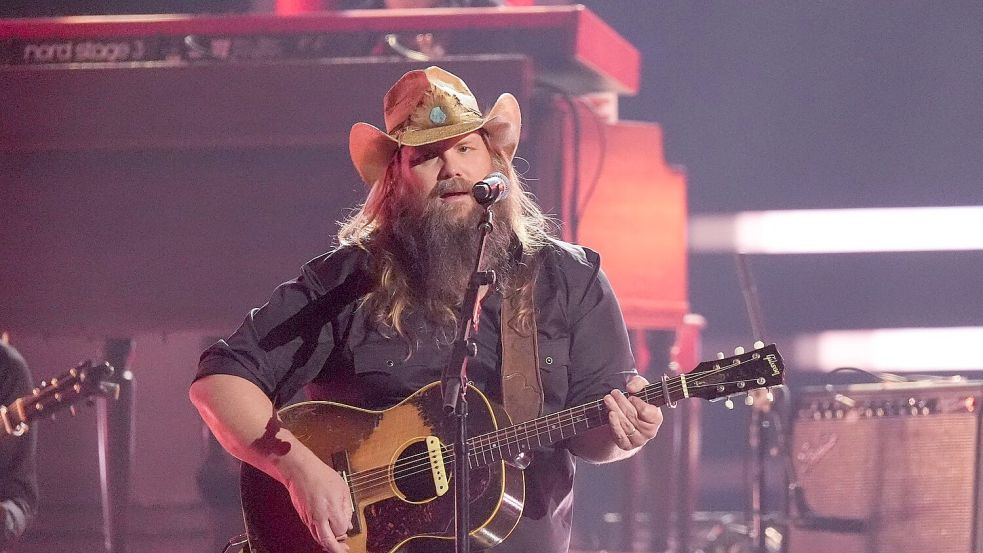 Chris Stapleton nimmt drei CMA-Trophäen mit nach Hause. Foto: George Walker IV/Invision via AP/dpa