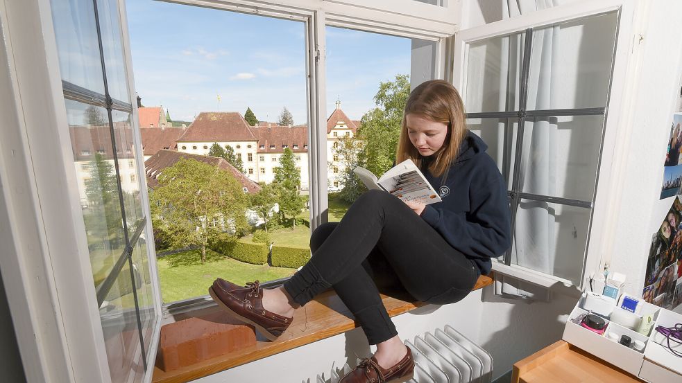 Janka Zöller hat als Schülerin das Internat Schloss Salem besucht. Mittlerweile berät sie Eltern bei der Suche nach der richtigen Privatschule. Foto: dpa/Felix Kästle