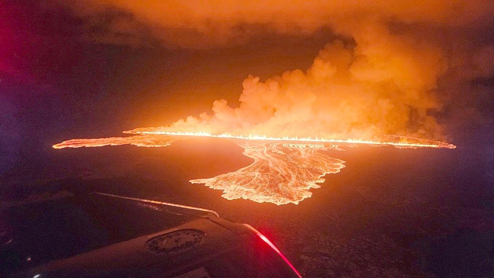 Auf Island hat sich abermals die Erde aufgetan. Foto: -/Civil Protection in Iceland via AP/dpa