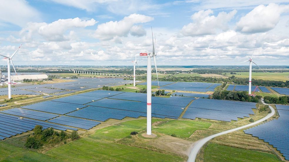 Fast 90 Prozent der Bevölkerung äußern Zustimmung zum Ausbau erneuerbarer Energien. Der Wert ist in den vergangenen Jahren stabil geblieben. (Symbolbild) Foto: Daniel Reinhardt/dpa