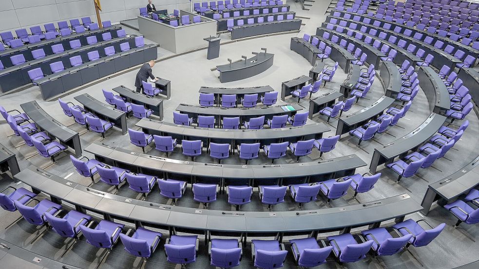 Der Sitzungssaal des Deutschen Bundestags. Das Parlament in Berlin wird am 23. Februar 2025 neu gewählt. Foto: DPA