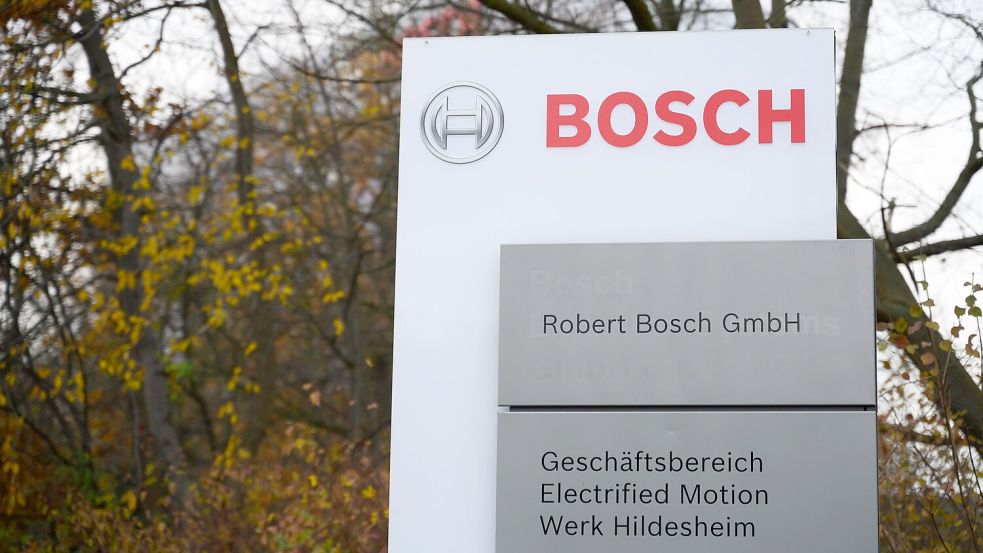 Weil die Autohersteller weniger Teile für E-Autos kaufen, will Bosch auch in Hildesheim Jobs streichen. Foto: Alicia Windzio/dpa