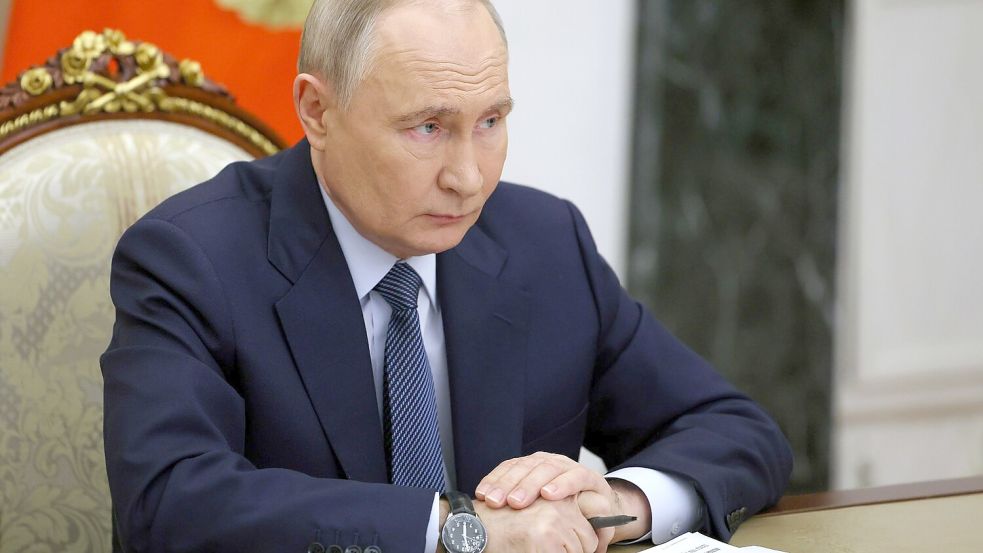 Putin fordert bei der Rede vor Militärs und Beamten des Rüstungskomplexes die Serienproduktion der neuen Rakete. Foto: Vyacheslav Prokofyev/Pool Sputnik Kremlin/AP/dpa