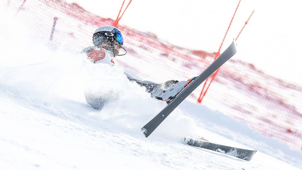 Aus und vorbei: Marcel Hirscher rutschte im Slalom von Gurgl weg und schied aus. Foto: Expa/Johann Groder/APA/dpa