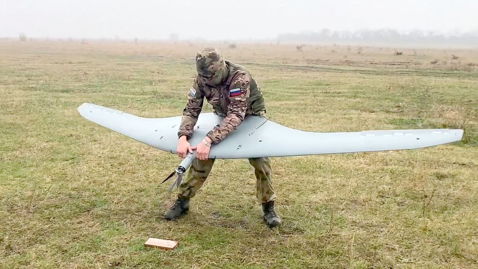 Russland überzieht die Ukraine praktisch jede Nacht mit Drohnenangriffen. Foto: Uncredited/Russian Defense Ministry Press Service/AP/dpa