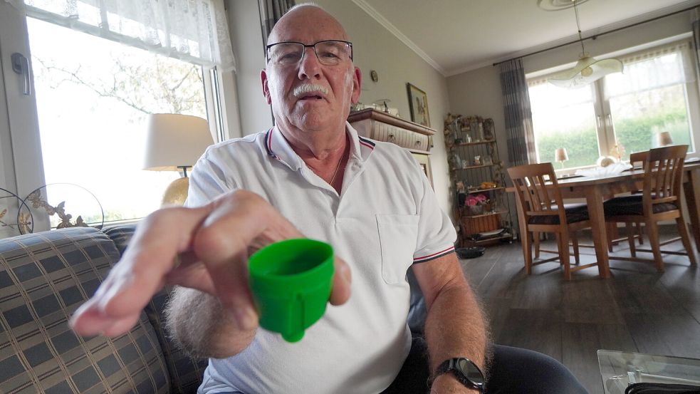 Jacques Raaijmakers zeigt eine der kleinen grünen Testkartuschen. Foto: Mirco Moormann