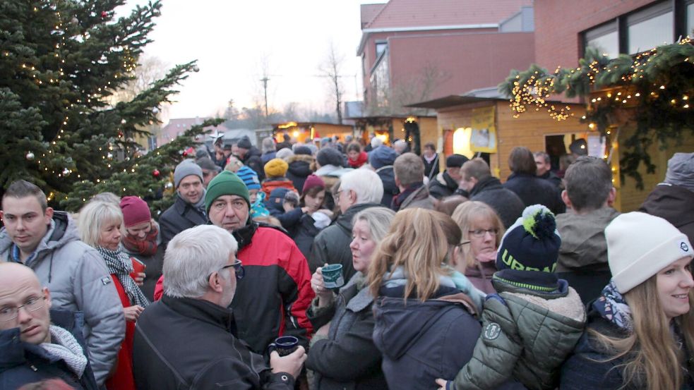 Der Weihnachtsmarkt in Ihrhove ist immer gut besucht. Foto: Archiv