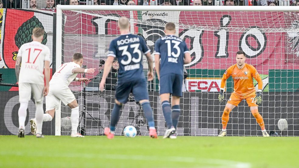 Phillip Tietz (2.v.l.) trifft zum 1:0. Foto: Harry Langer/dpa