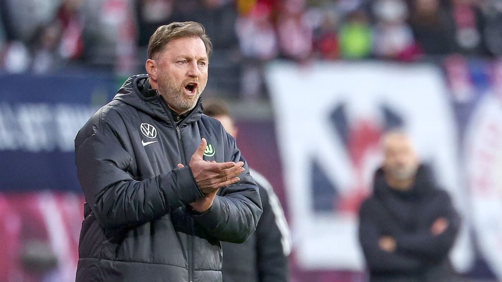 Leipzigs Ex-Trainer Ralph Hasenhüttl führte RB mit seinem VfL Wolfsburg teilweise vor. Foto: Jan Woitas/dpa