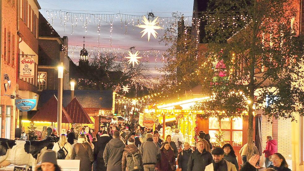 Der Weihnachtsmarkt in Leer war gut besucht. Foto: Wolters