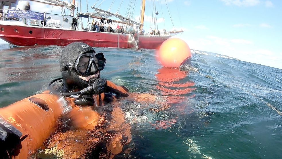 Im Sommer betauchte der Hobby-Unterwasserarchäologe Holger Buß aus Moormerland das rätselhafte Wrack in der Ostsee. Foto: Buß/privat