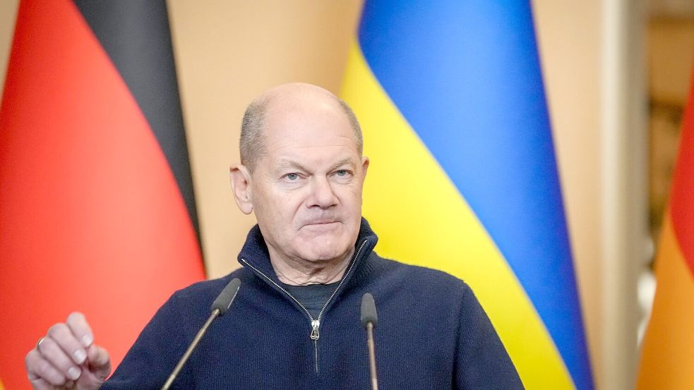 Entschlossene Miene: Scholz in Kiew. Foto: Kay Nietfeld/dpa